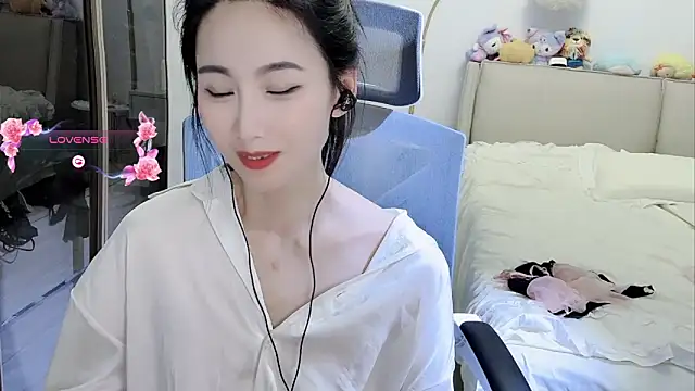 美女feifei-love在线直播