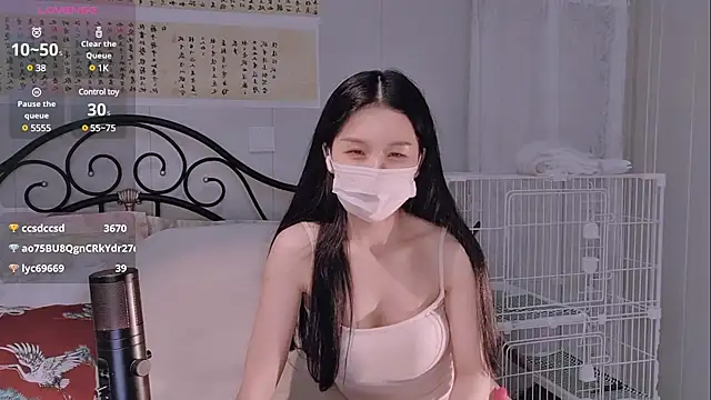 美女BingLin-在线直播