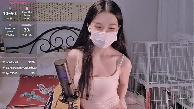 美女BingLin-在线直播