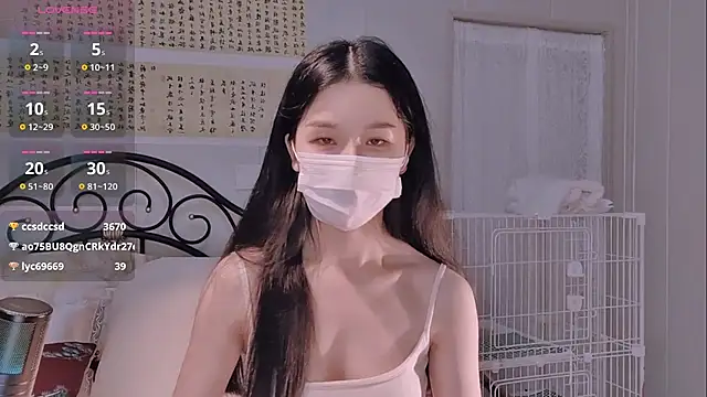 美女BingLin-在线直播