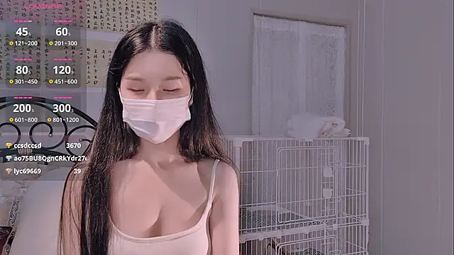 美女BingLin-在线直播