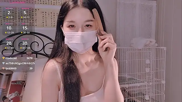 美女BingLin-在线直播