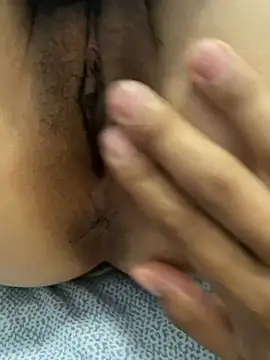美女zqyaini在线直播