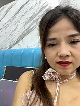 美女Efangfang在线直播