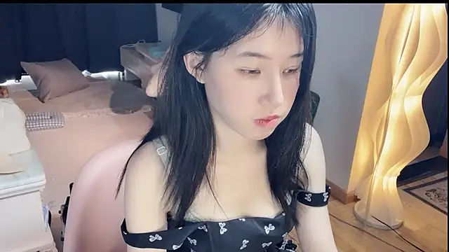 美女xiangxiang813在线直播