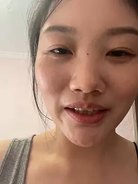 美女pangtouyubb在线直播