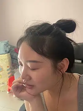 美女pangtouyubb在线直播