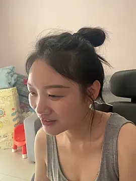 美女pangtouyubb在线直播