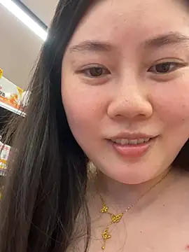 美女qinger2025在线直播