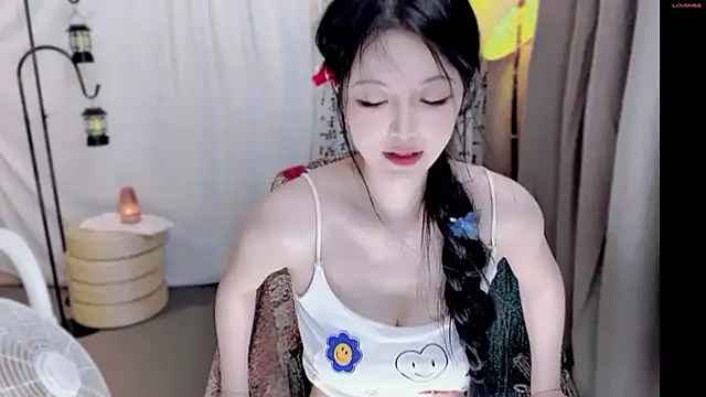 美女Yoyila_7在线直播