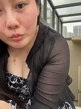 美女qinger2025在线直播