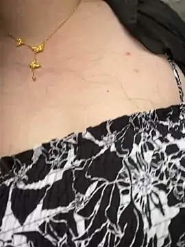 美女qinger2025在线直播