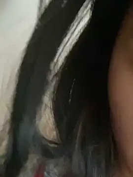 美女MengMeng0515在线直播