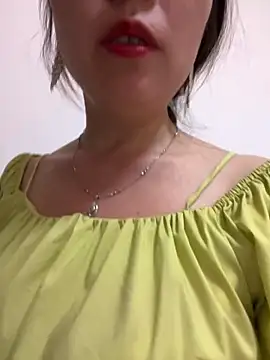 美女yuzinice在线直播