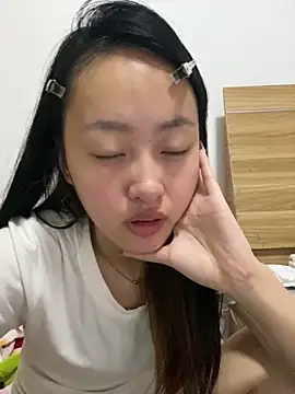 美女MengMeng0515在线直播