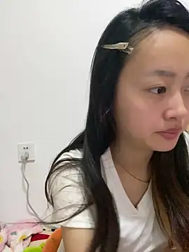 美女MengMeng0515在线直播