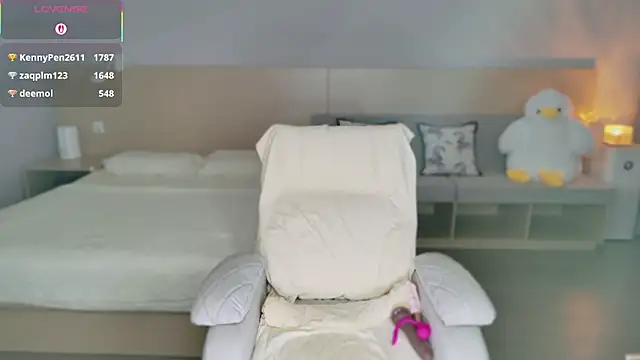 美女Lucky-baby在线直播