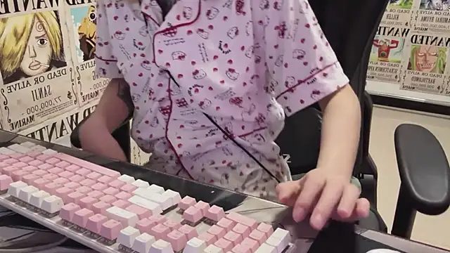 美女SNAKEgirlQAQ在线直播