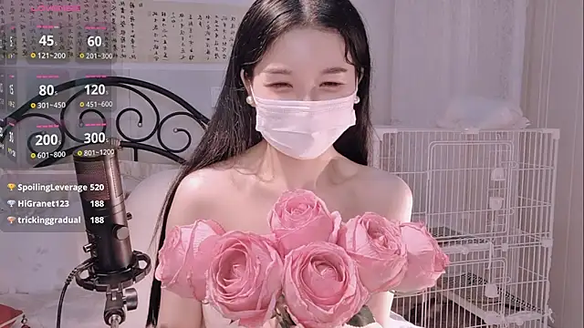 美女BingLin-在线直播