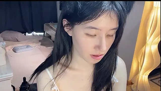 美女xiangxiang813在线直播