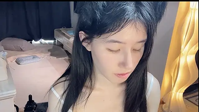 美女xiangxiang813在线直播