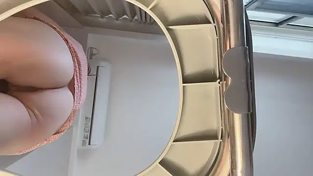 美女Krismil3在线直播