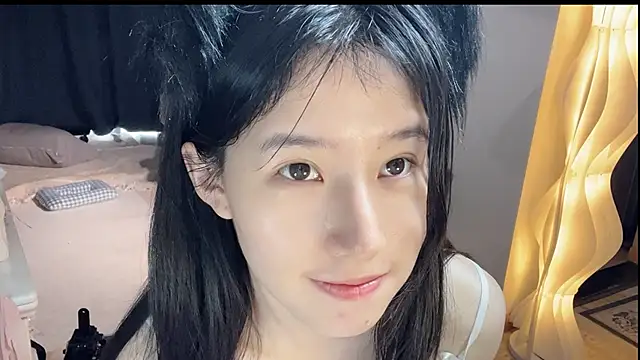 美女xiangxiang813在线直播