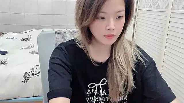 美女Holiland在线直播