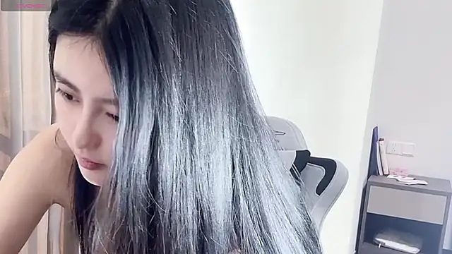 美女qiaoyi-666在线直播