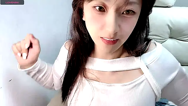 美女YangYangmian-521在线直播