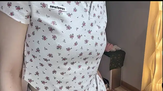 美女xiangxiang813在线直播