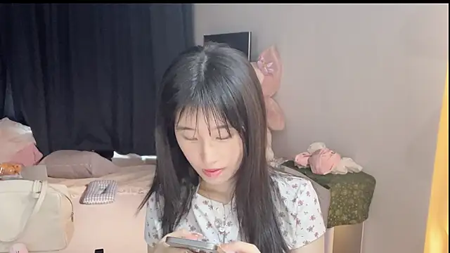 美女xiangxiang813在线直播