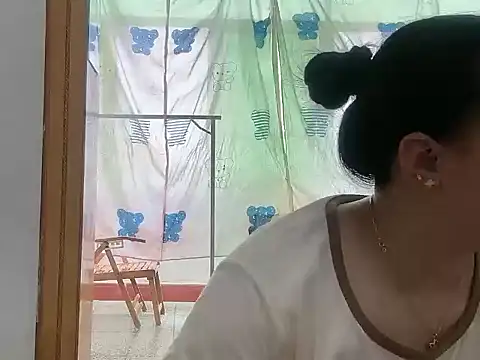 美女jioujiouq在线直播