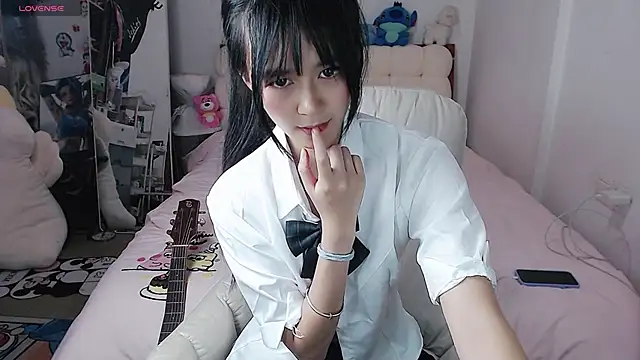 美女kitten_229在线直播