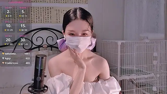 美女BingLin-在线直播