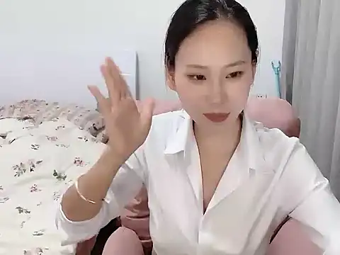 美女L--Q在线直播