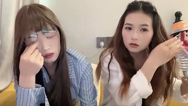 美女xiaoyan1314在线直播