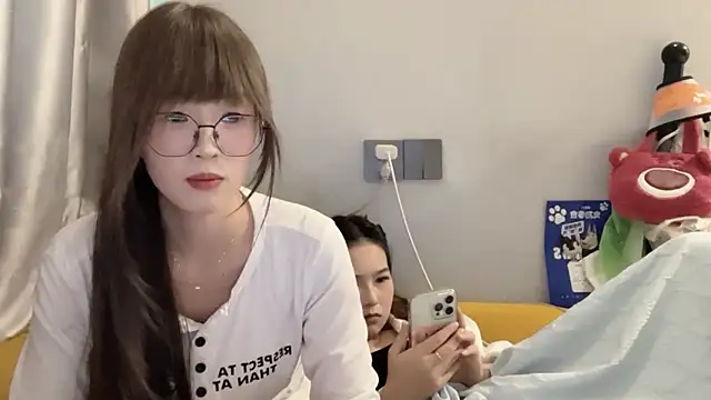 美女xiaoyan1314在线直播