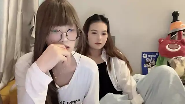美女xiaoyan1314在线直播