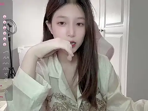 美女YaYa-521在线直播