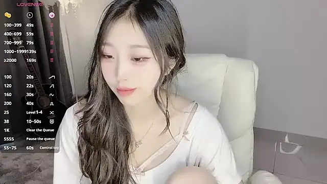 美女yukiyyuu44在线直播