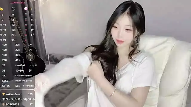 美女yukiyyuu44在线直播