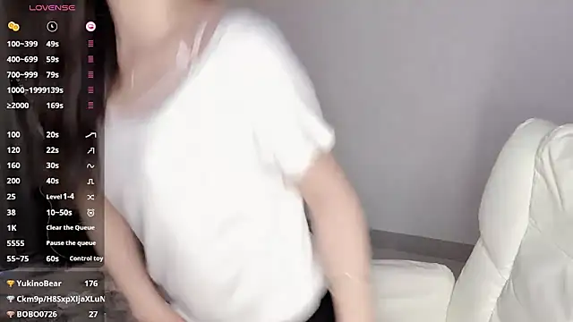 美女yukiyyuu44在线直播