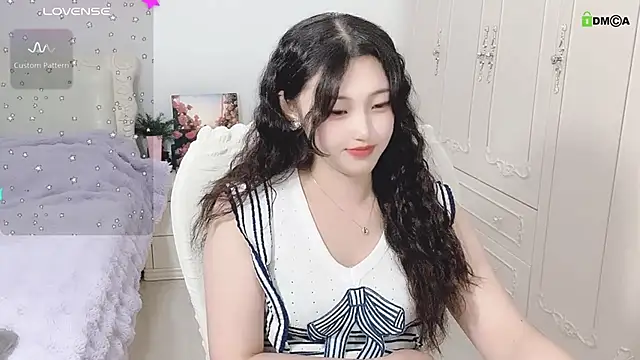 美女TW_doll在线直播