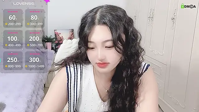 美女TW_doll在线直播