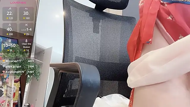 美女yaya_86在线直播