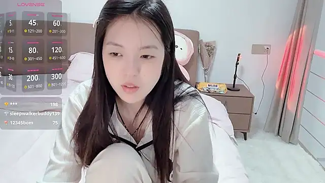 美女_Li--Li_在线直播