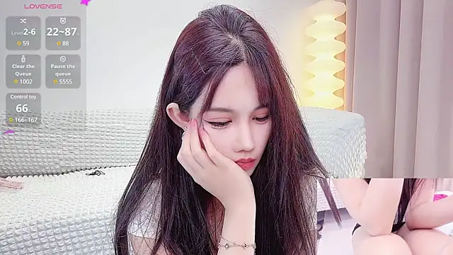 美女Selenaaaaa-在线直播