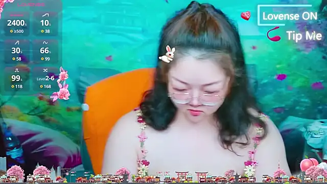 美女AngelwithEcup在线直播