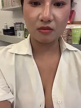 美女Emmie767在线直播